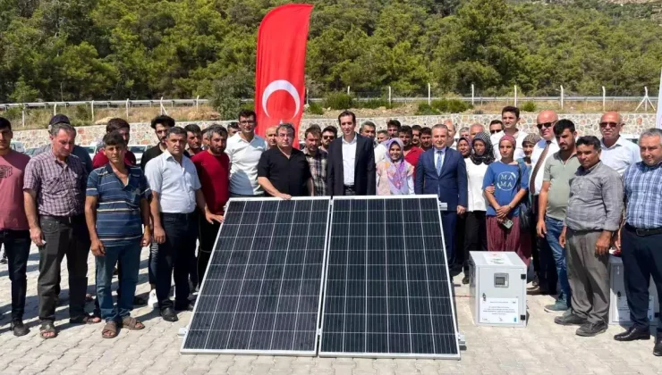 Mersin’de Hayvan Yetiştiricilerine Taşınabilir Güneş Enerjisi Paneli Dağıtıldı